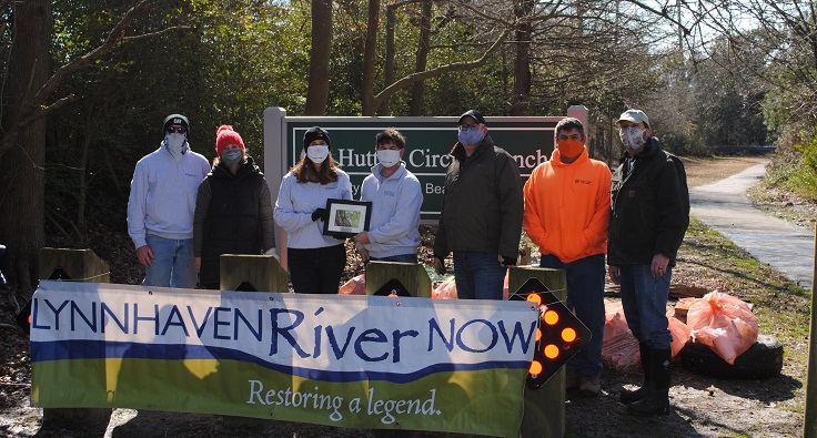 Lrn And P And C Cleanup Hutton Launch Group With Volunteer Of The Year Award 22021 Cropped